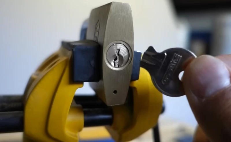 Broken key extraction and replacement Farmington NM